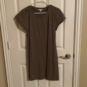 Free assembly dress